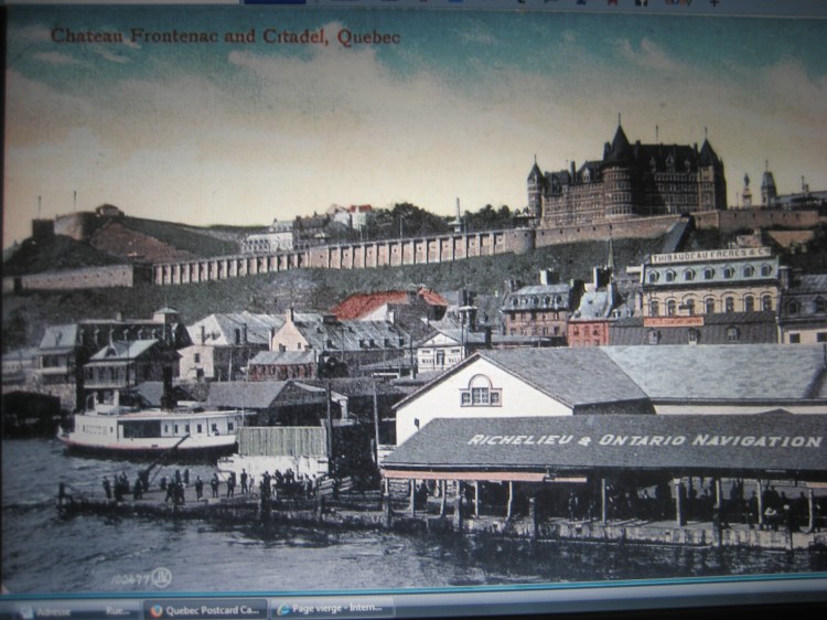 Le traversier ''South'' et l'édifice Thibaudeau & Frères, dominant la basse-ville