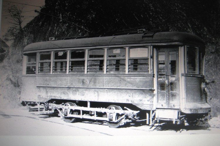 Le Tramway No 86 de la Levis County Railway que, matin et soir, Rodolphe Audette  empruntait   pour aller et revenir de Québec.