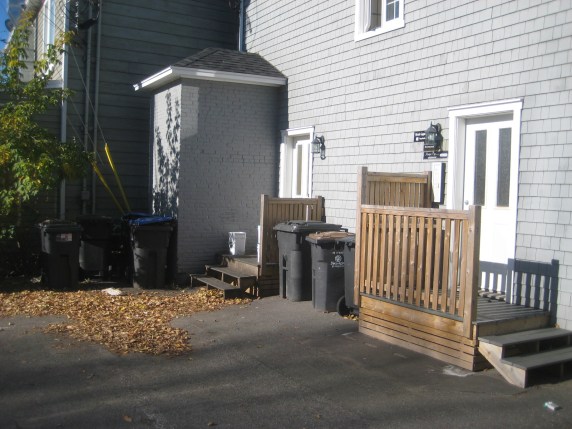 Le prolongement de la voute en brique dans laquelle entre 1900 et 1920 étaient déposées les épargnes des sociétaires de la Caisse populaire de Lévis. 