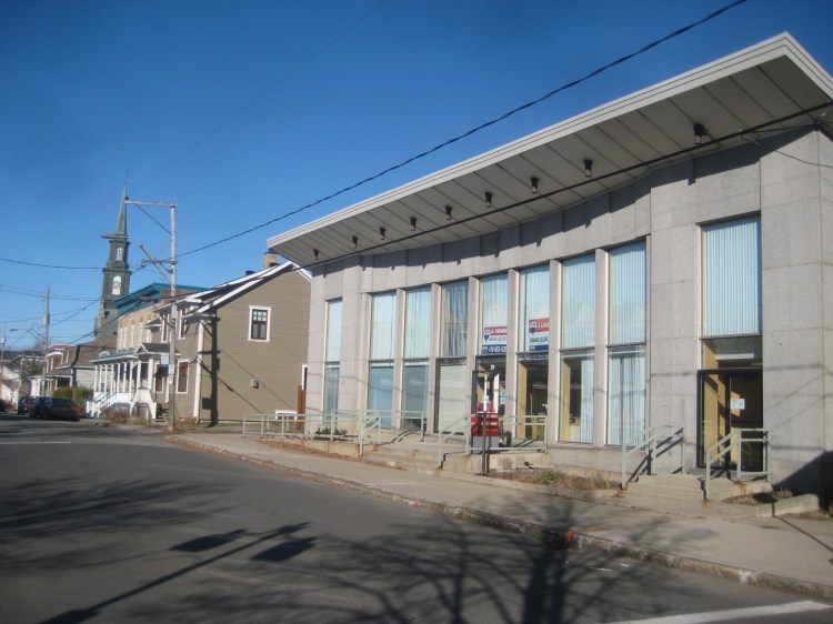 La Caisse populaire de Lévis, sur le modèle du pavillon de l'URSS, Expo 1967